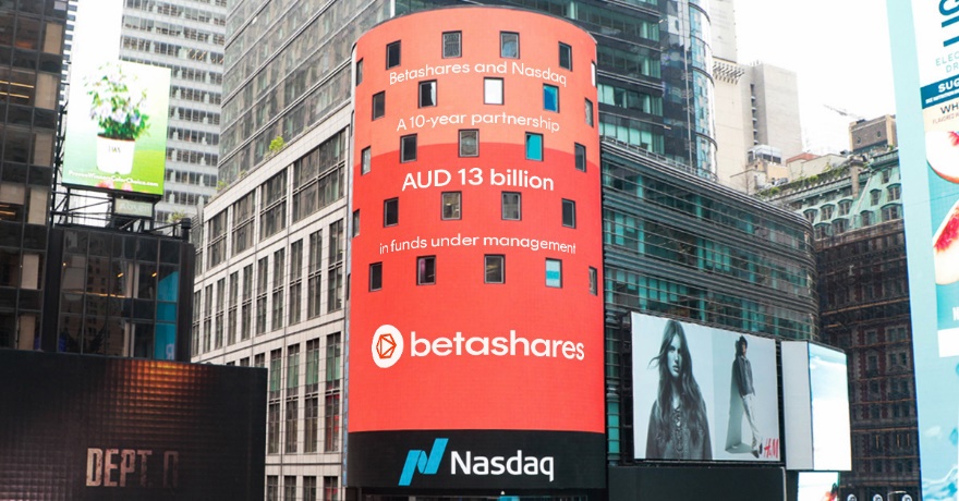 A tall building with a tall tower

AI-generated content may be incorrect.